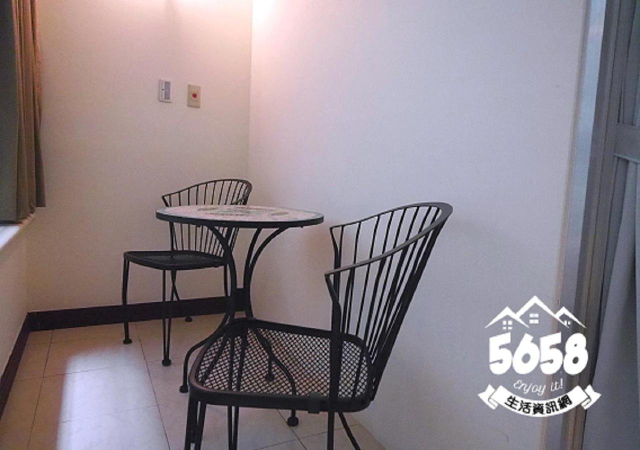 85 eagle hotel Kaohsiung Esterno foto
