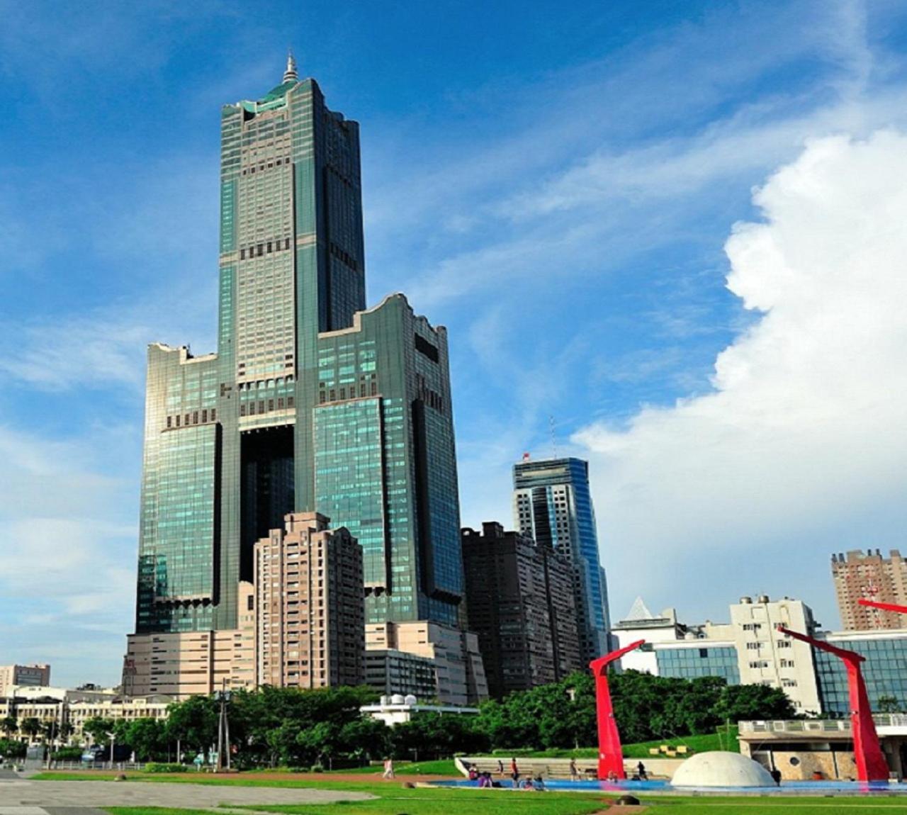 85 eagle hotel Kaohsiung Esterno foto