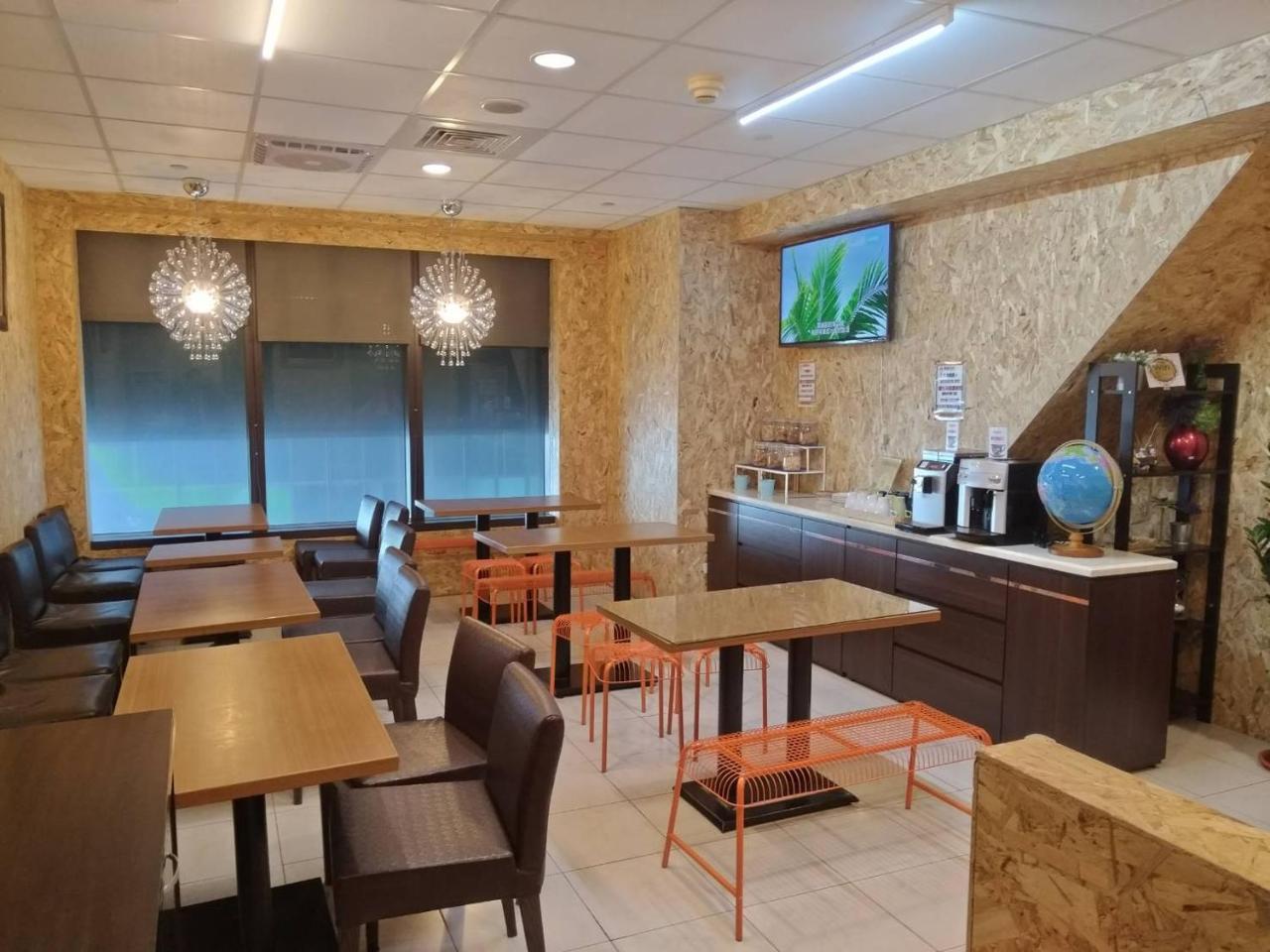 85 eagle hotel Kaohsiung Esterno foto